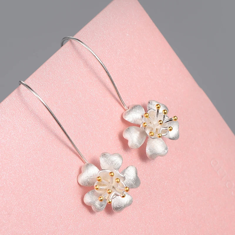 Brincos longos de flores para mulheres MegaShine